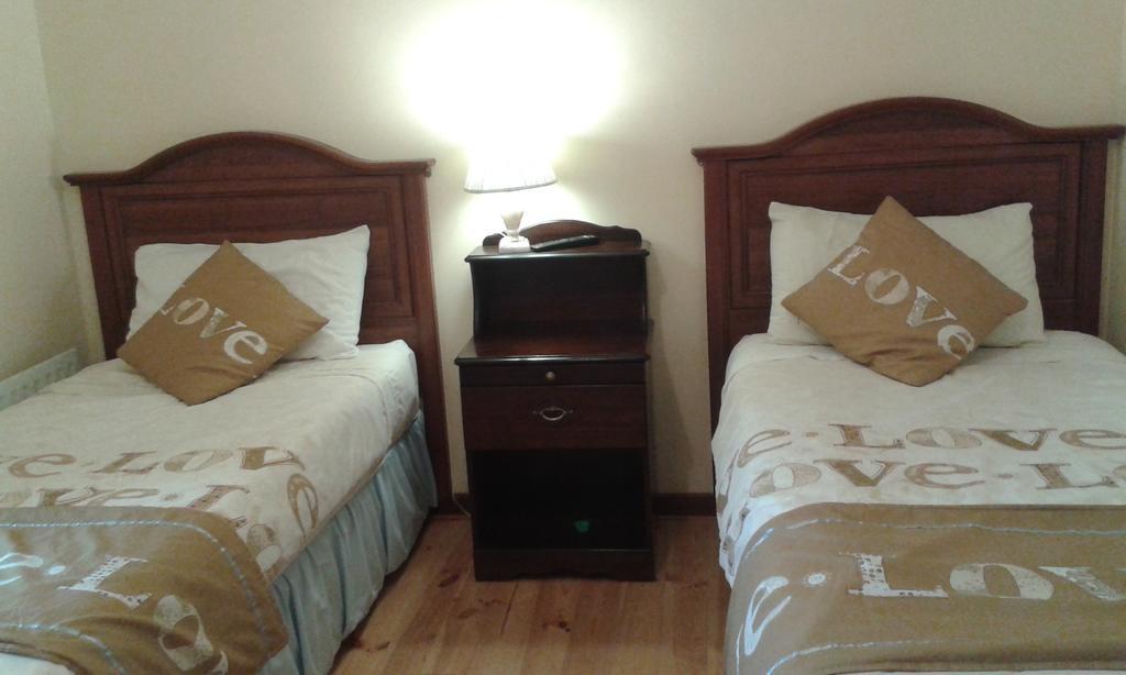 Achill West Coast House Bed & Breakfast Dooagh Exterior photo